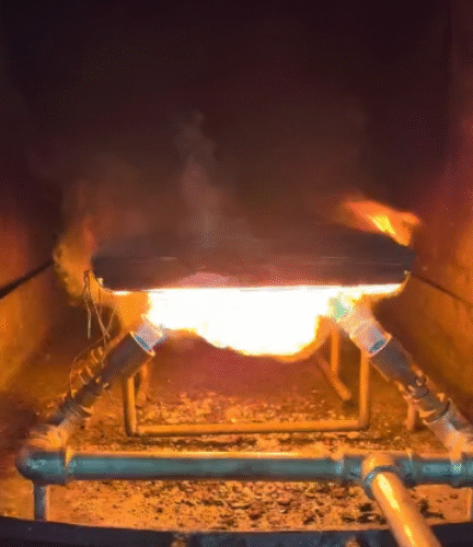 Flame-resistant conveyor belts